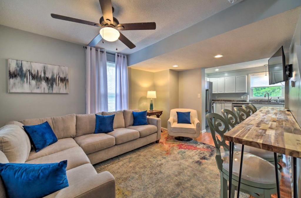 Morgantown House | Morgantown Home with Deck about 2 Mi to WV University!