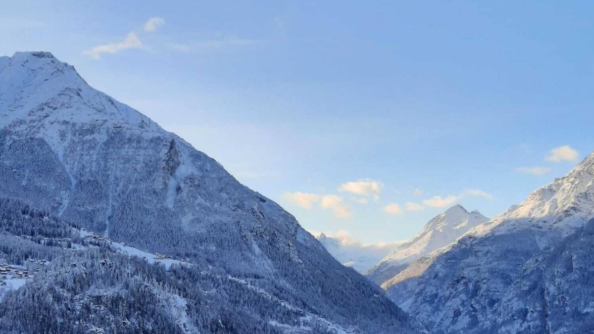 Embd Bed & Breakfast | Morgenrot Bergbeiz, located in the steepest mountain village in Europe.