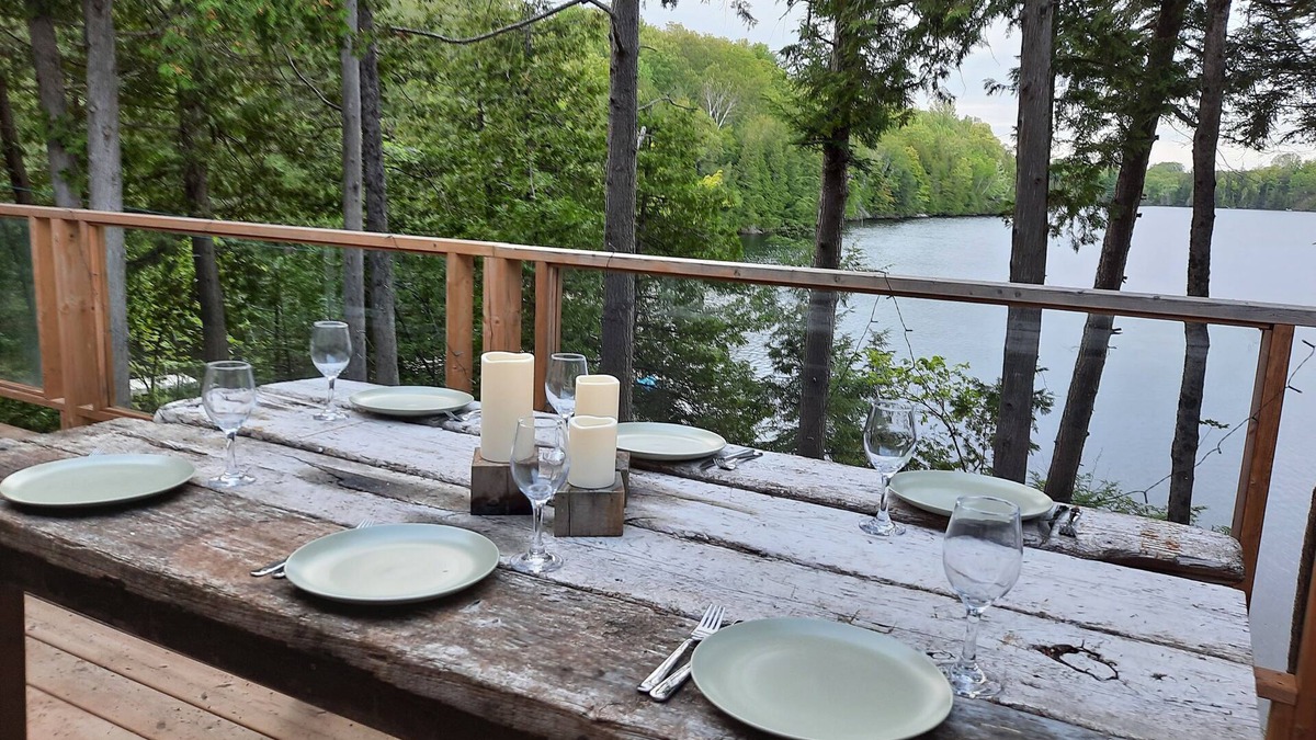 Central Frontenac Cottage | Morning Glory on the Lake: Escape to Serenity
