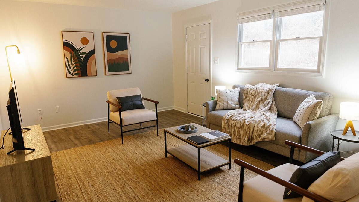 Berea Apartment | "Morning View 3” Cozy Modern Stay - College/Hiking