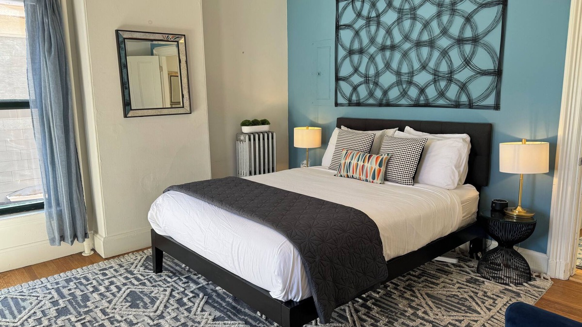 Parkside Hotel | Morrill Mansion | 3 | Self Check In | Parking