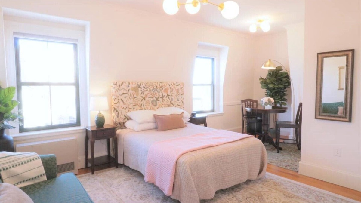 Parkside Hotel | Morrill Mansion Inn | 4 | Self Check In | Parking