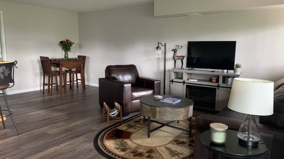 Doubleheader Apartment | Morrison Mountain Studio Getaway