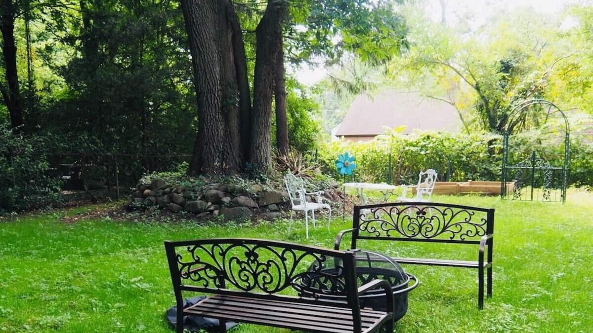 New Haven House | Morse · Maison de Jardin Yale New Haven for Large Groups