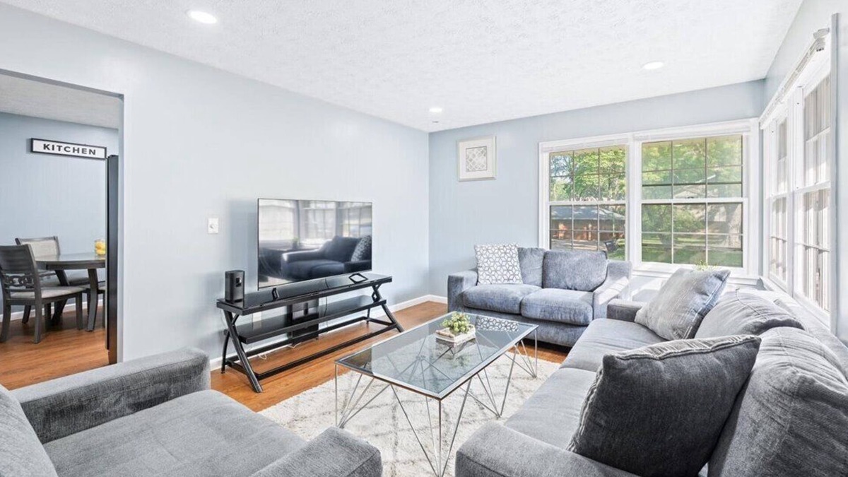 North Central Omaha House | Morton. Tranquil oasis in the city