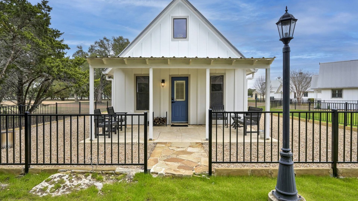 Dripping Springs Cottage | 'Moss Cottage' - Hill Country Views- Allegro Venue