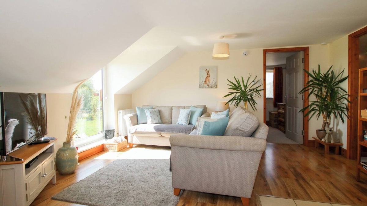 Bromlow Cottage | Mossy Lodge