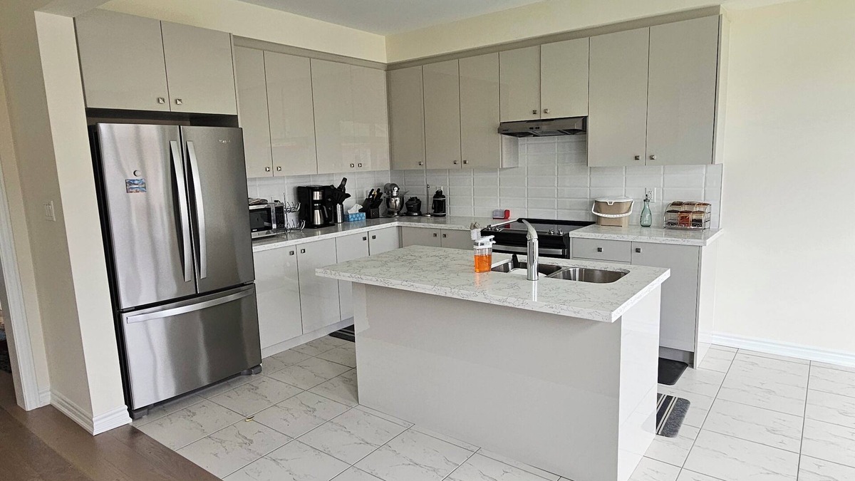 York Regional Municipality House | Most affordable room in the area with great amenities