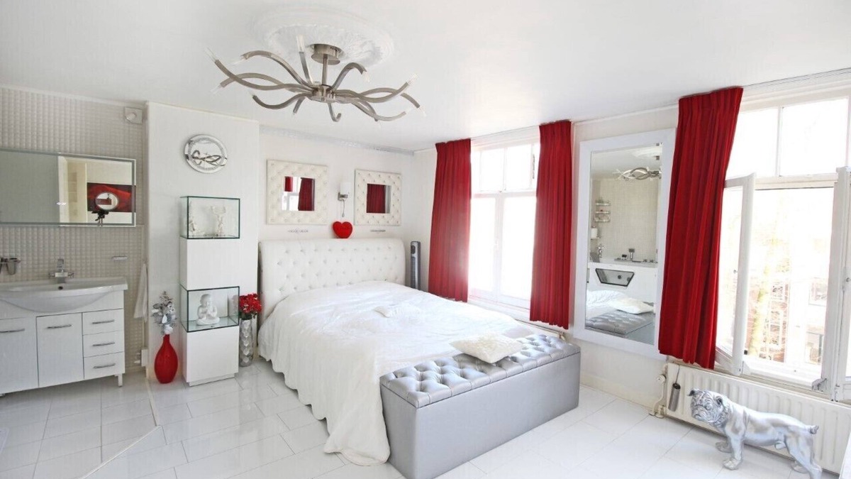 Grachtengordel-West Apartment | Most exclusive penthouse at canals in City Centre