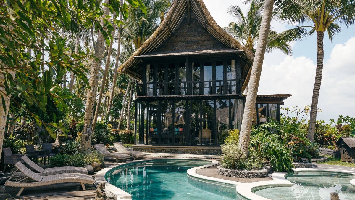 Kerambitan Villa | Most Exotic Beachfront Villa Keong