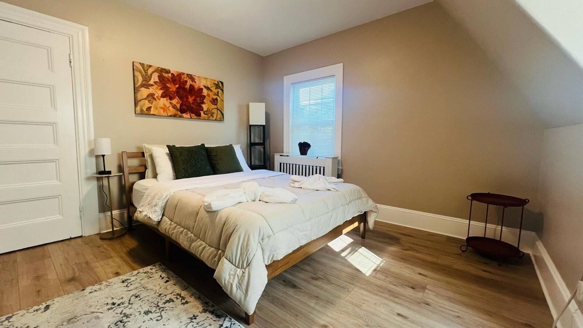 Mid-Cambridge Apartment | Most loved by repeat guests, ready for your remote & long-term stay!