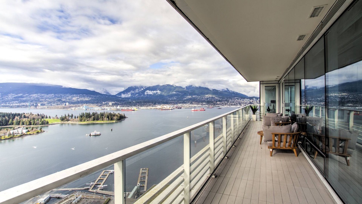 Coal Harbour Apartment | Most Luxury unit in Vancouver with Million $ Views In Coal Harbour !