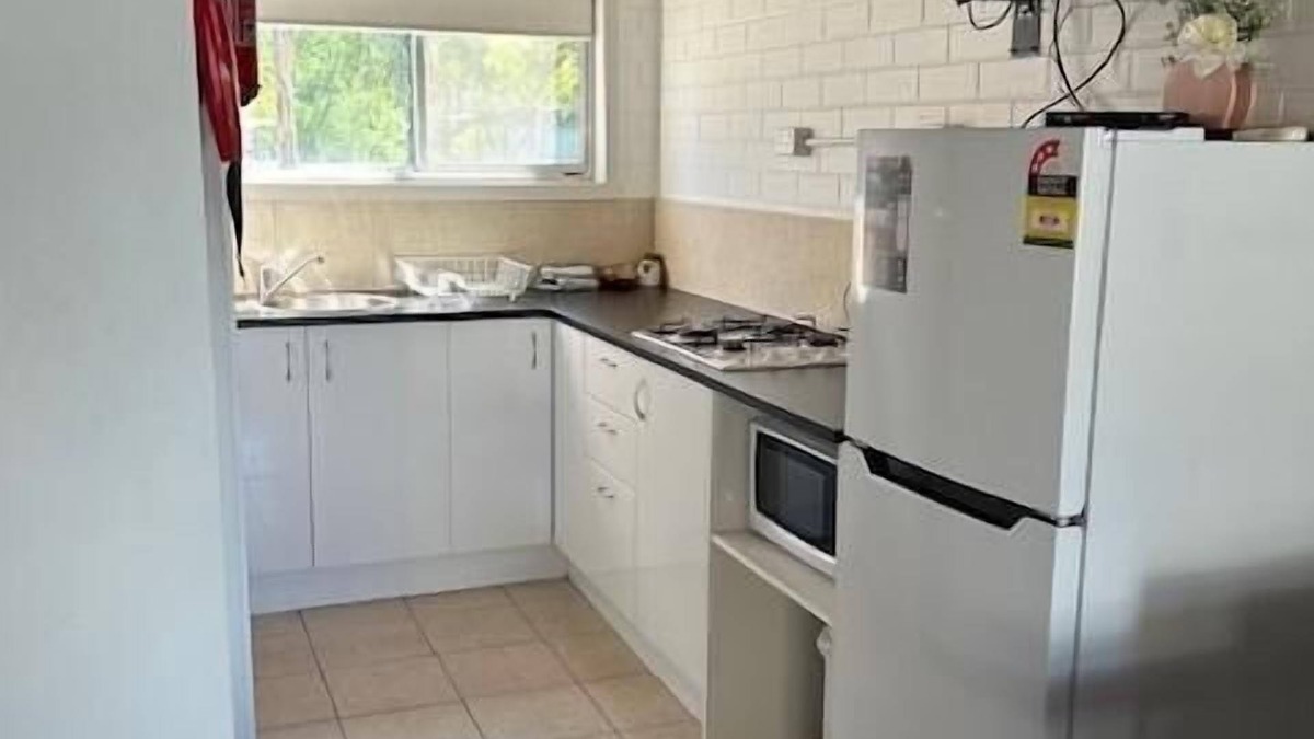 Thornton Apartment | MOTEL 4T - Queen bed, 1 single, 1 trundle