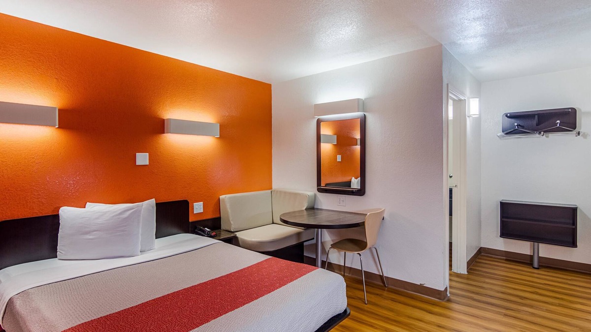 Ardmore Hotel | Motel 6 Ardmore, OK