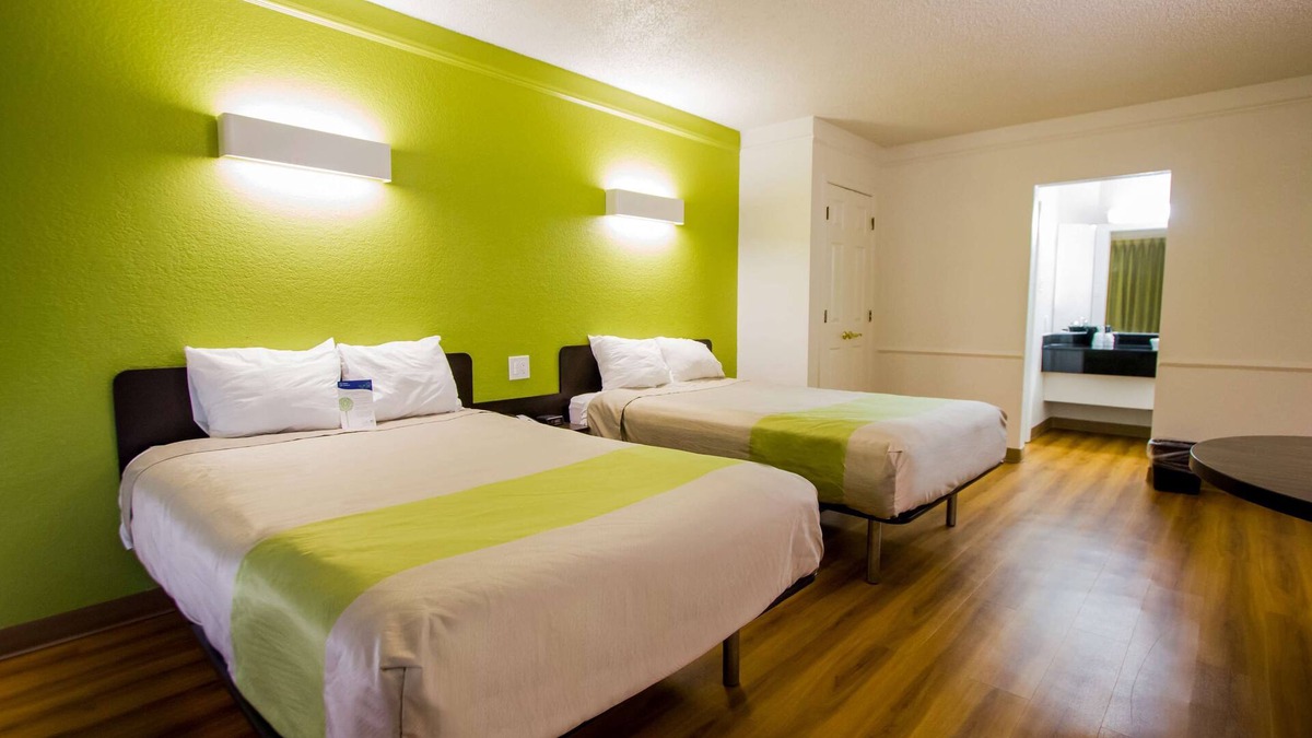 St. Johns Hotel | Motel 6 Austin, TX - Midtown