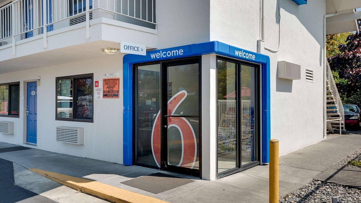 Sehome Hotel | Motel 6 Bellingham, WA
