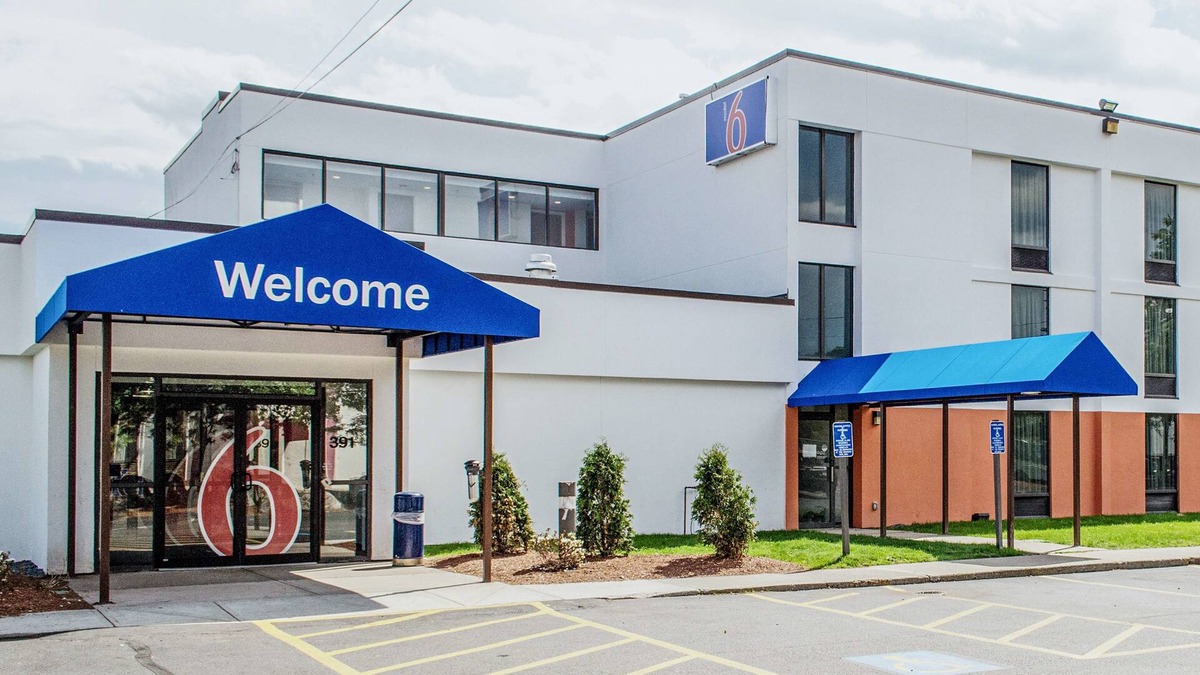 Brockton Hotel | Motel 6 Brockton, MA