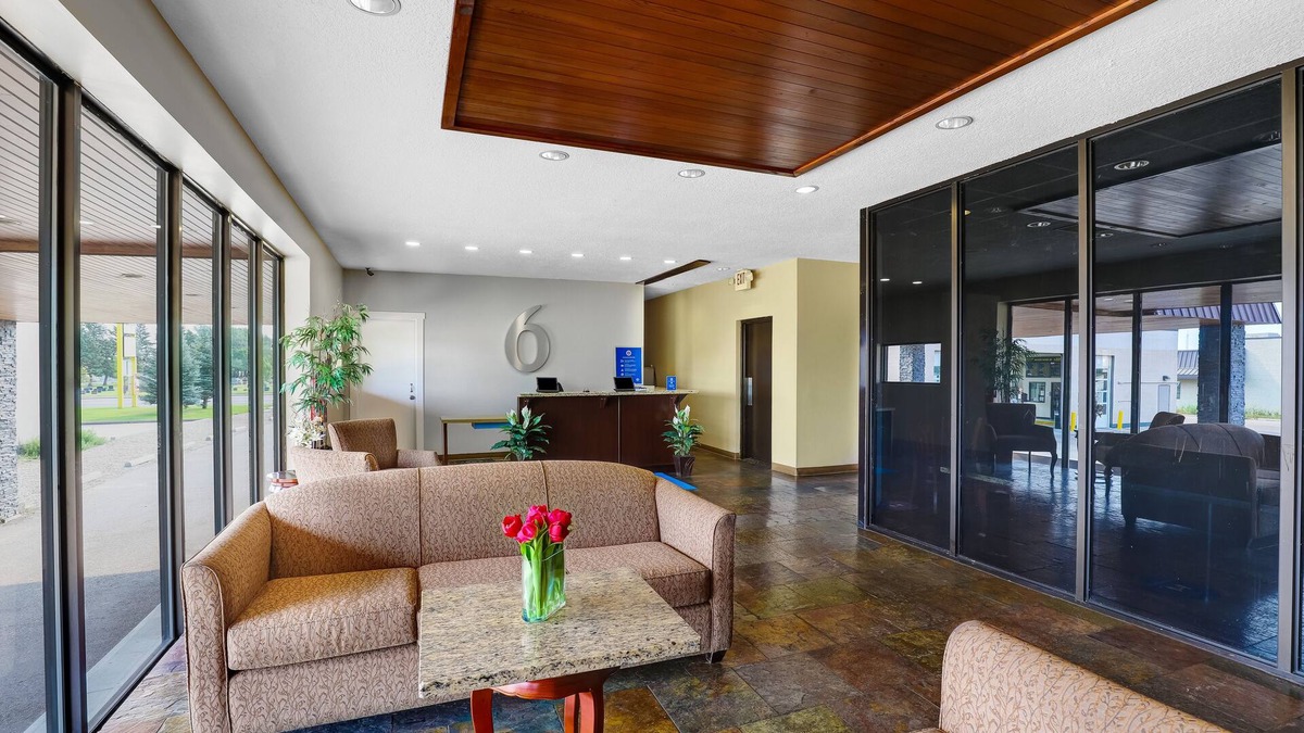 Brooks Hotel | Motel 6 Brooks, AB