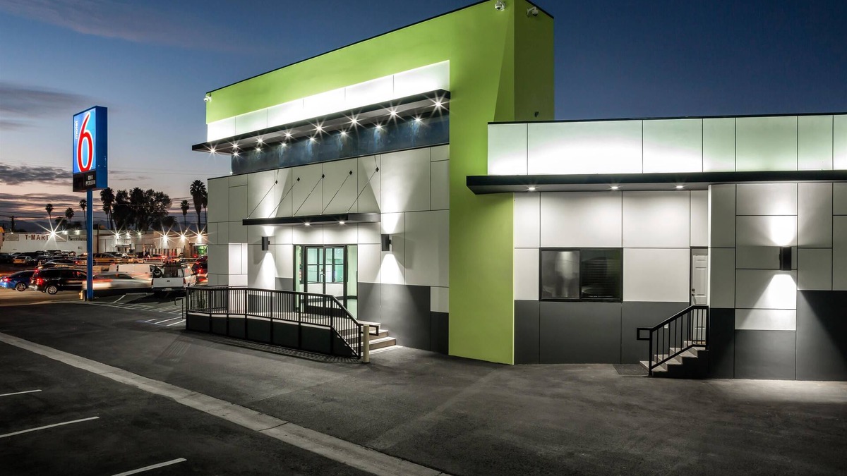 Canoga Park Hotel | Motel 6 Canoga Park, CA