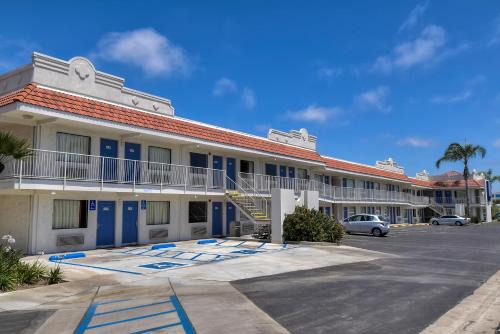 Aviara Hotel | Motel 6-Carlsbad, CA - East Near LEGOLAND