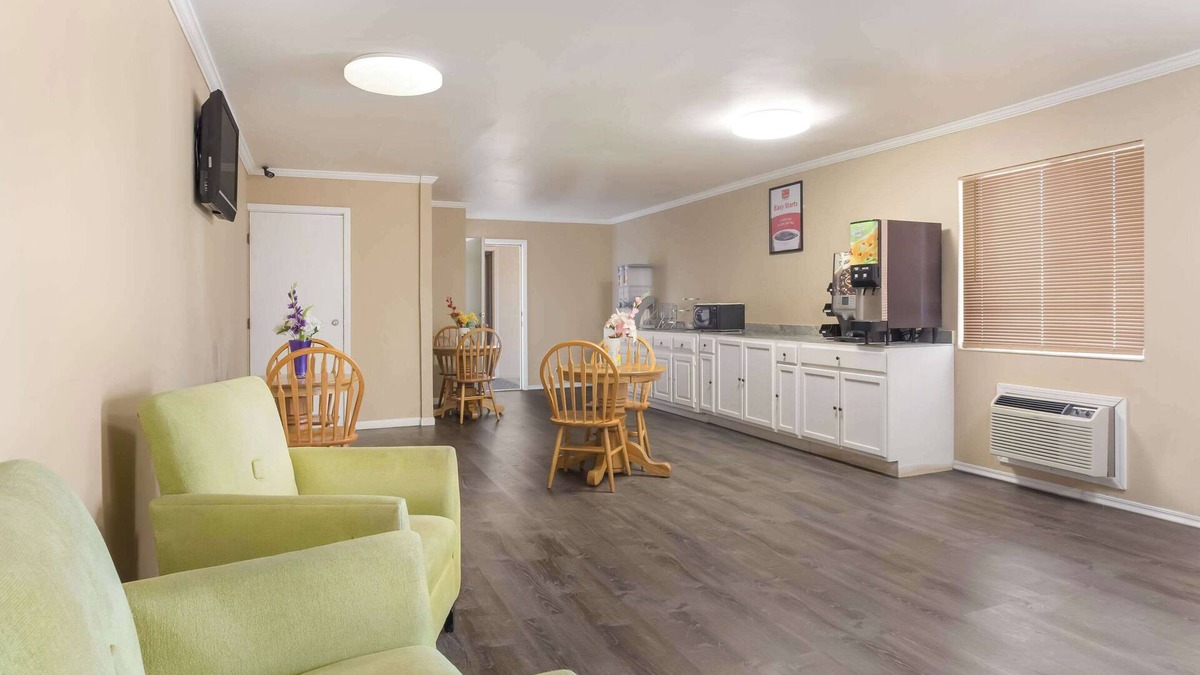 Concordia Hotel | Motel 6 Concordia, MO