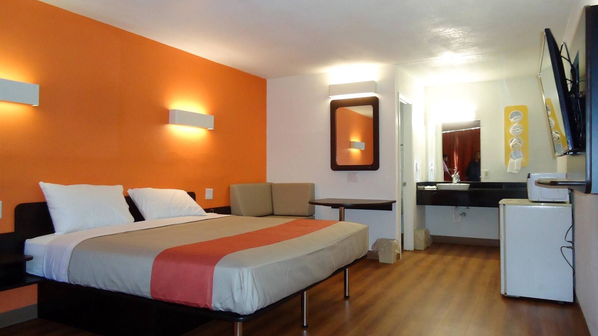 Icard Hotel | Motel 6 Connellys Springs, NC