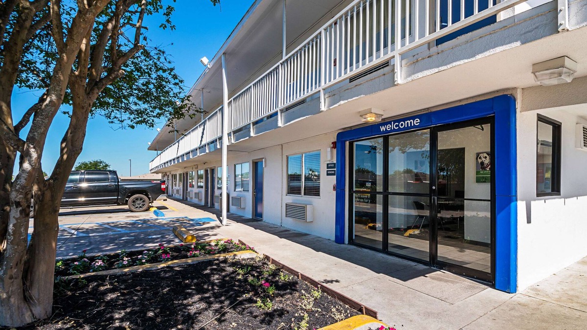 Central City Hotel | Motel 6 Corpus Christi, TX - Northwest