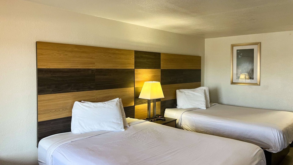 Cross Lanes Hotel | Motel 6 Cross Lanes, WV - Goff Mountain Rd