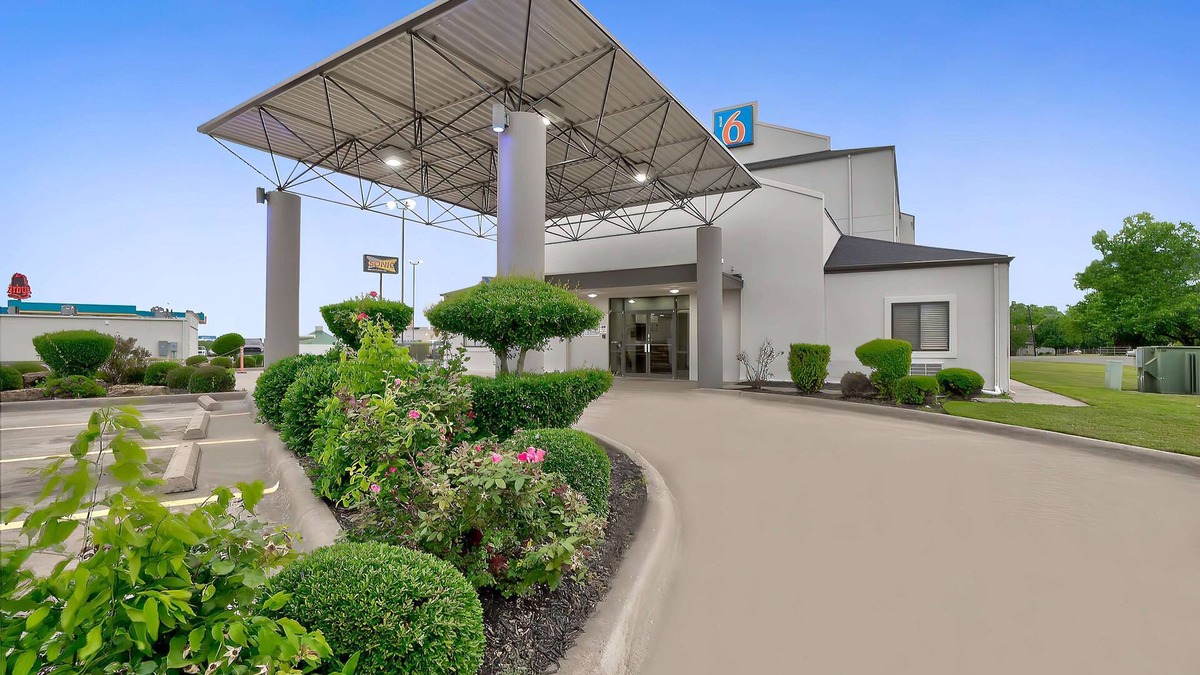 Denison Hotel | Motel 6 Denison, TX