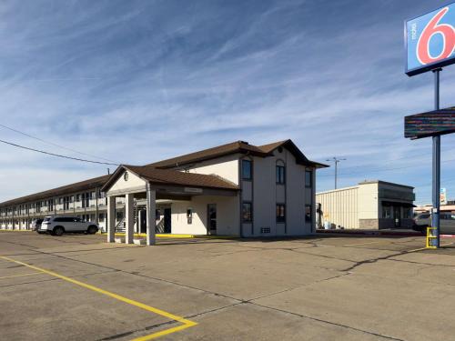 Dyersburg Hotel | Motel 6-Dyersburg, TN