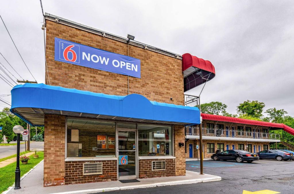 Elmsford Hotel | Motel 6-Elmsford, NY - White Plains