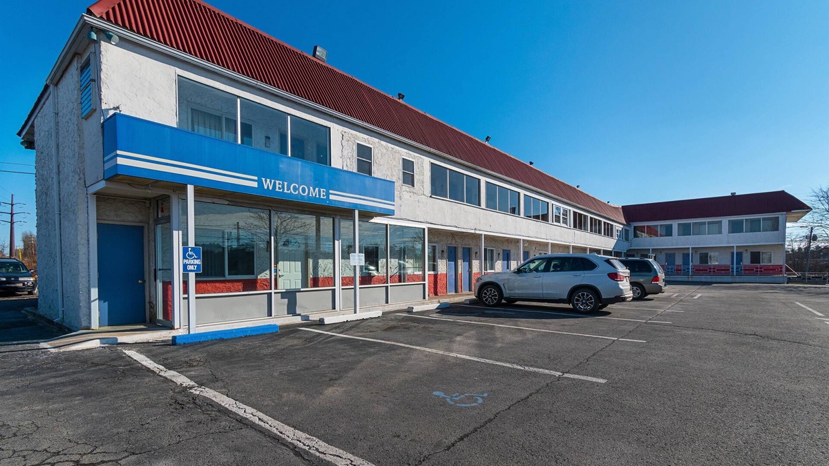 Saint Clair Hotel | Motel 6 Frackville, PA