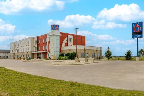 Headingley Hotel | Motel 6-Headingley, MB - Winnipeg West
