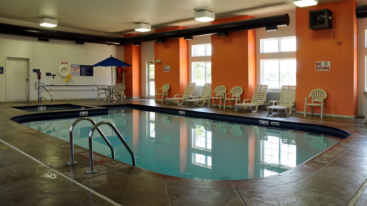 Huron Hotel | Motel 6 Huron, OH - Sandusky