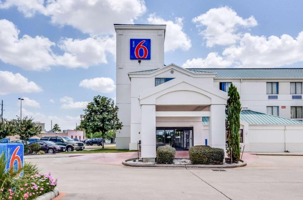 Barker Hotel | Motel 6-Katy, TX - Houston