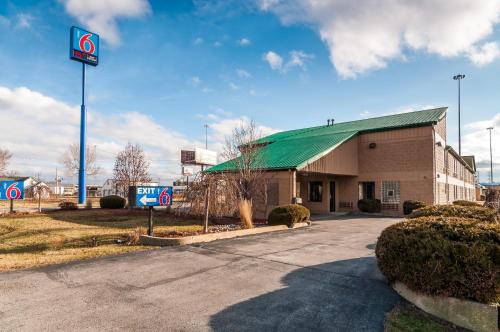 Lansing Hotel | Motel 6-Lansing, IL - Chicago South