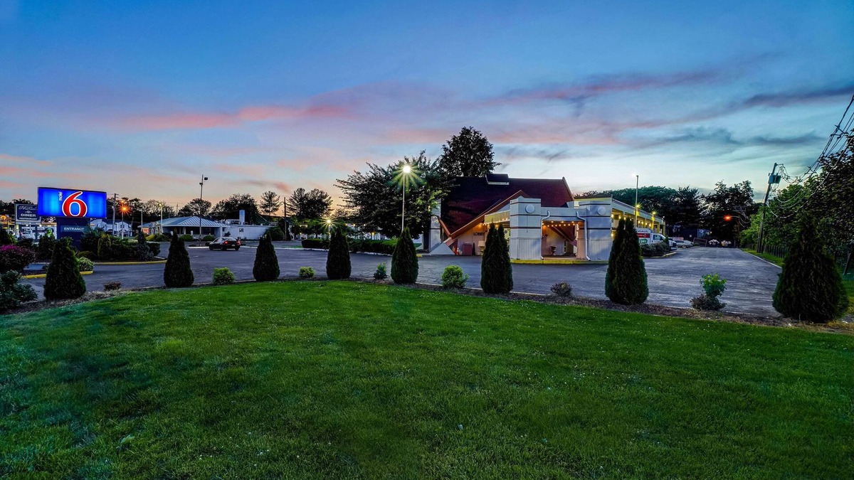 Lawrenceville Hotel | Motel 6 Lawrenceville, NJ