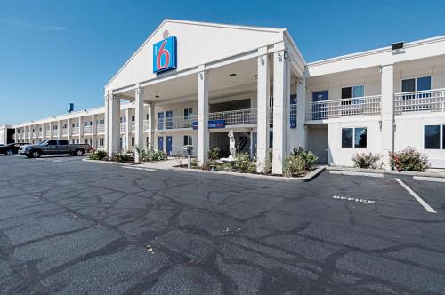 Potomac Hotel | Motel 6-Martinsburg, WV