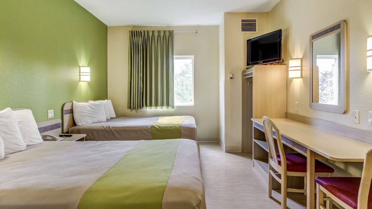 Medina Hotel | Motel 6 Medina, OH - Cleveland