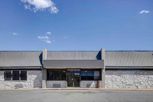 North Little Rock Hotel | Motel 6 North Little Rock, AR-JFK Blvd