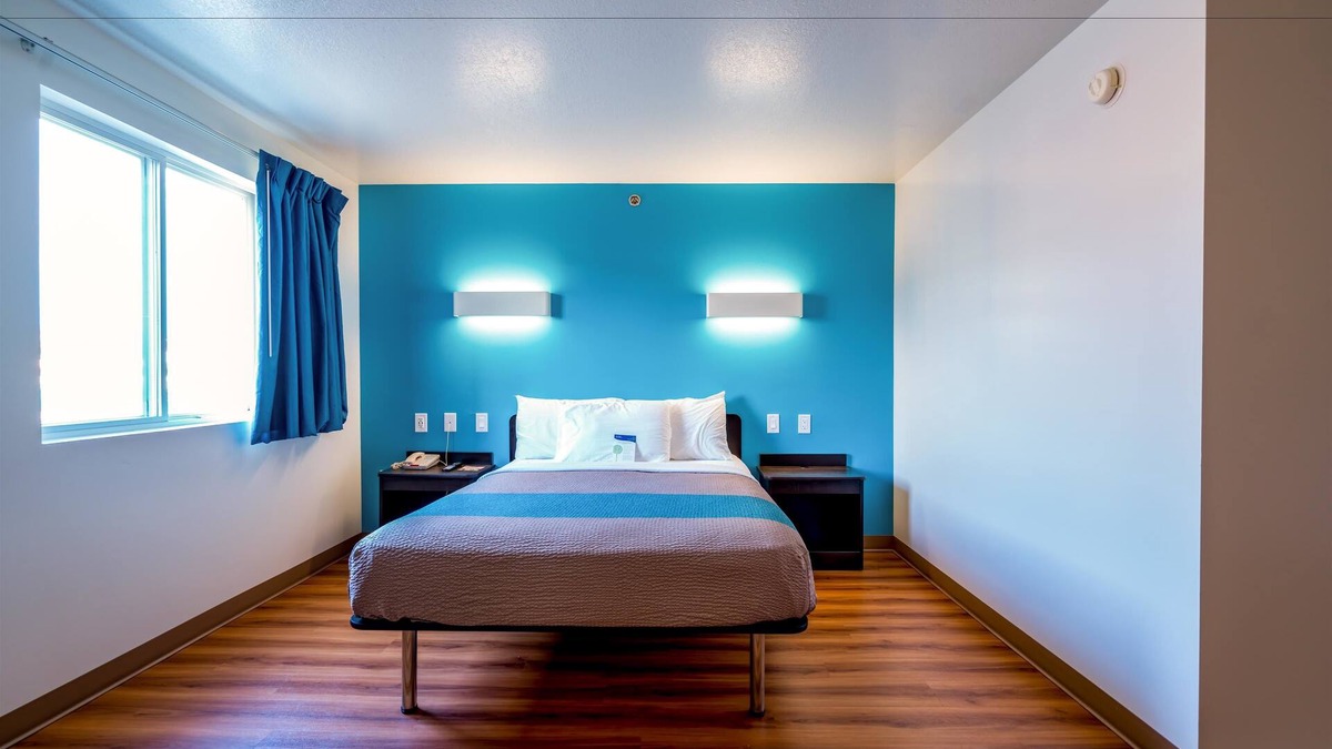 Pottstown Hotel | Motel 6 Pottstown, PA