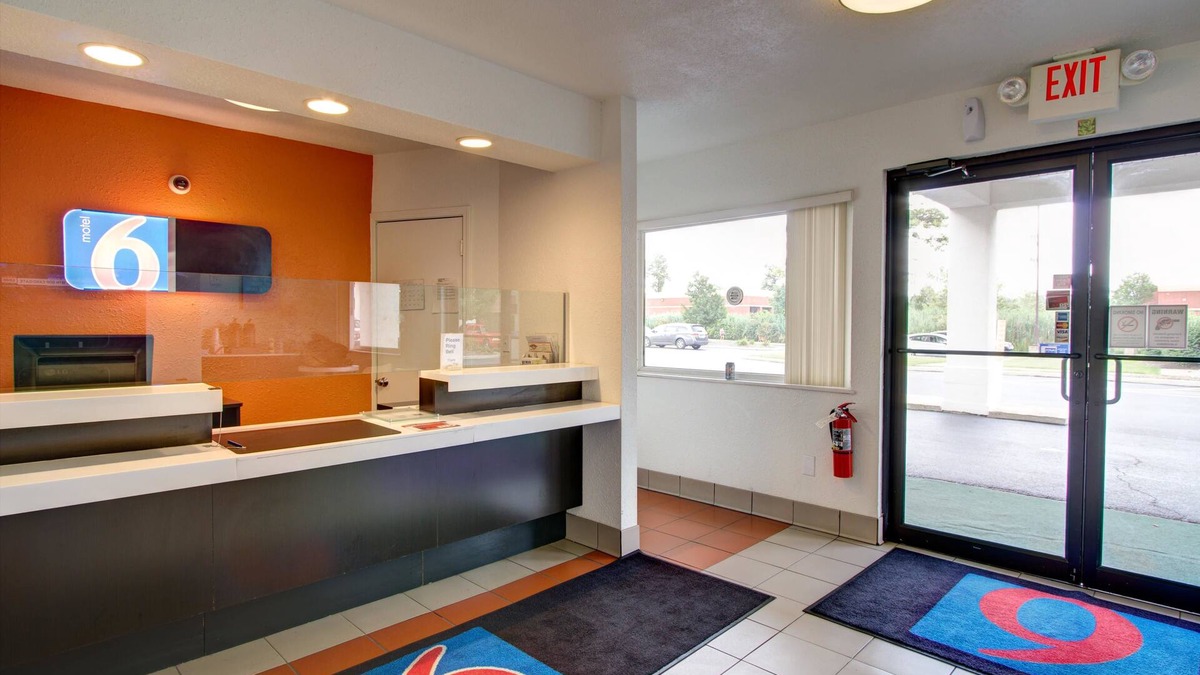 Richfield Hotel | Motel 6 Richfield, OH