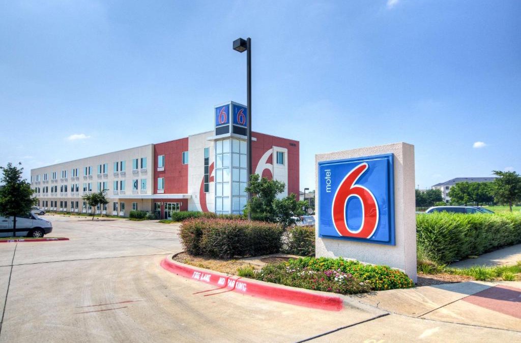 Roanoke Hotel | Motel 6-Roanoke, TX - Northlake - Speedway