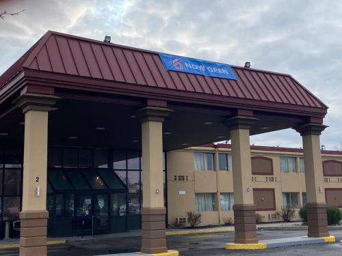 Rochester Hotel | Motel 6 Rochester - Airport