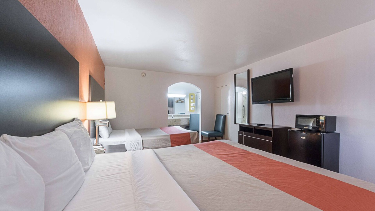 North San Antonio - SAT Hotel | Motel 6 San Antonio, TX - I-10 West