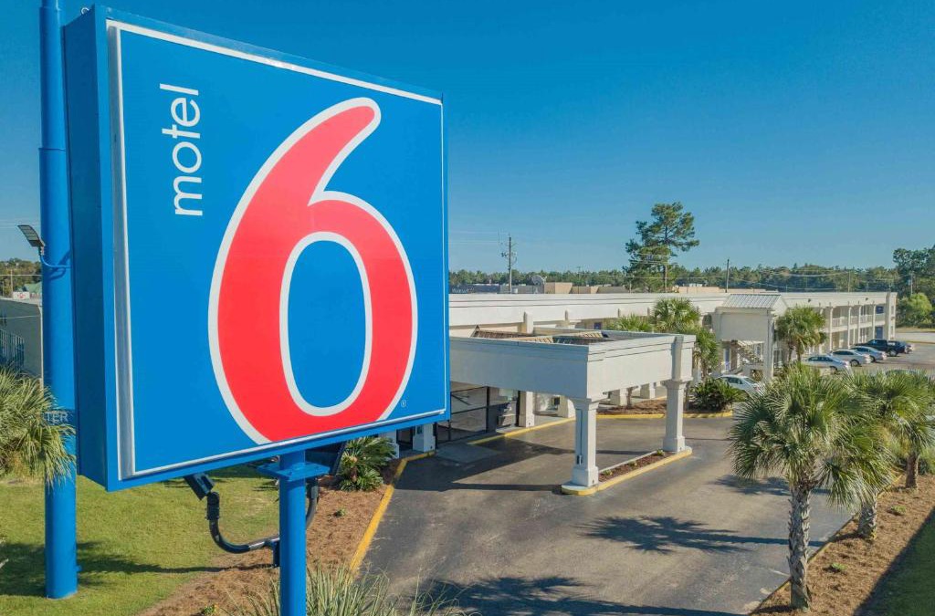 Saraland Hotel | Motel 6-Saraland, AL