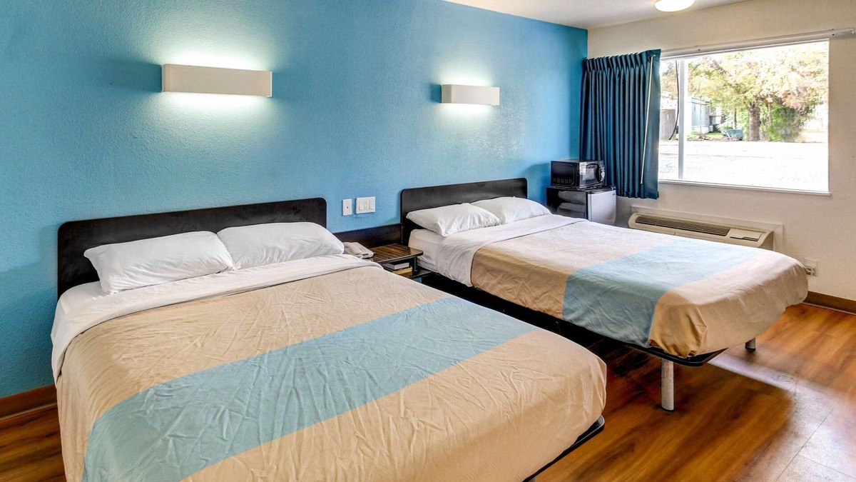 Lacy-Lakeview Hotel | Motel 6 Waco, TX - Lacy Lakeview
