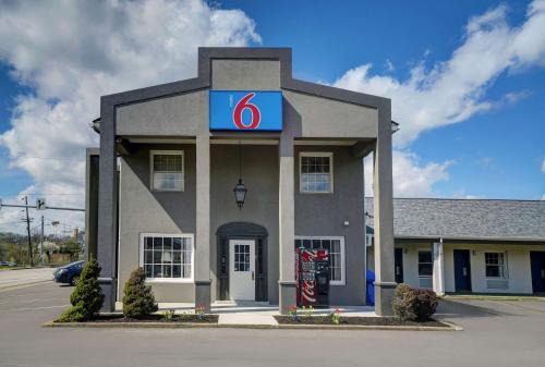 Washington Hotel | Motel 6 Washington, PA