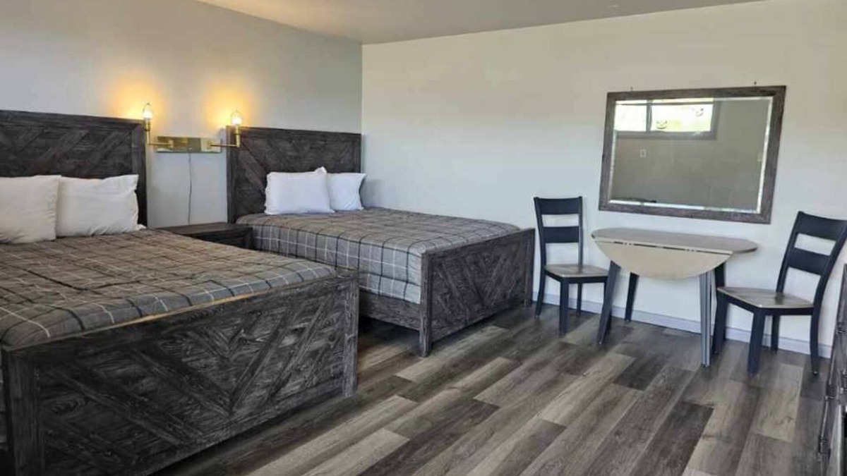 Dalton Hotel | Motel 81