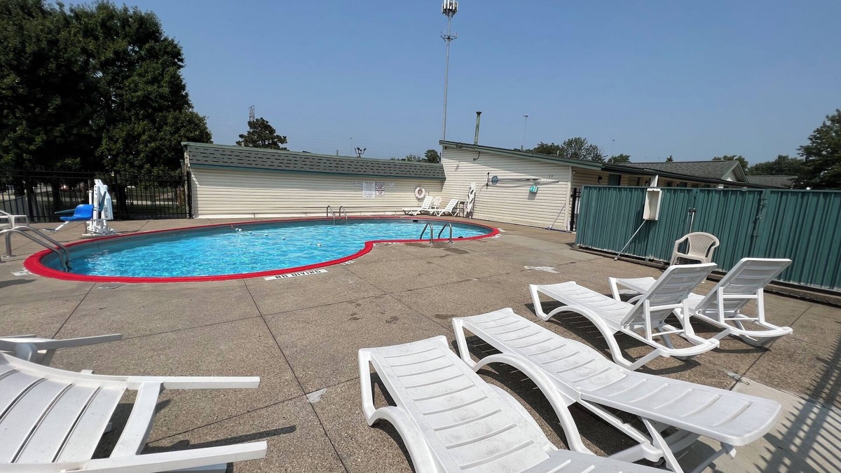 Latonia Hotel | Motel Beechmont